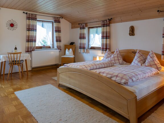 FW-Bergblick-Schlafzimmer1a__Gross_.jpg