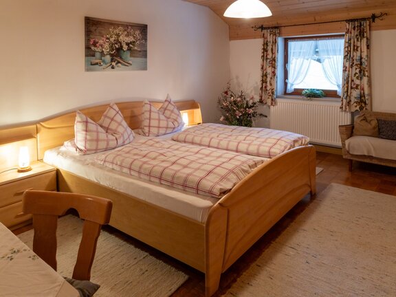 FW-Wiesenblick-Schlafzimmer2a__Gross_.jpg
